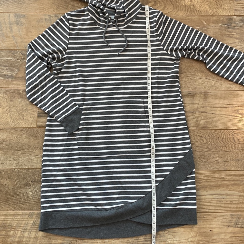 Maurices size 1 Gray & White Stripe Hooded Tunic Pullover - Picture 7 of 7